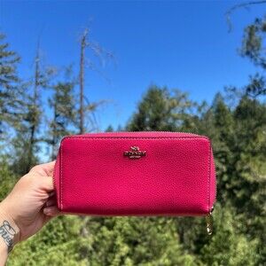 COACH Long Zip-Around PINK Pebble Leather Wallet Gold Hardware AUTHENTIC